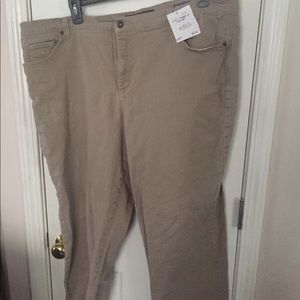 Kahki pants